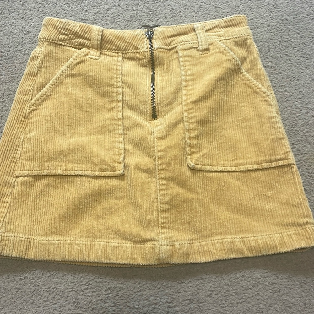 Bright yellow mini skirt with zipper